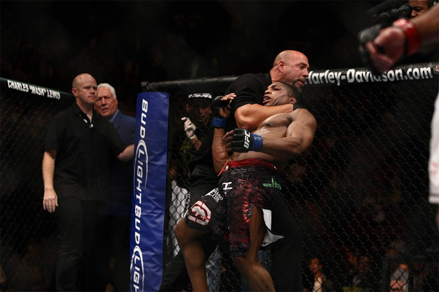 Can You Headbutt in UFC MMA？ Understanding the Rules and Fouls