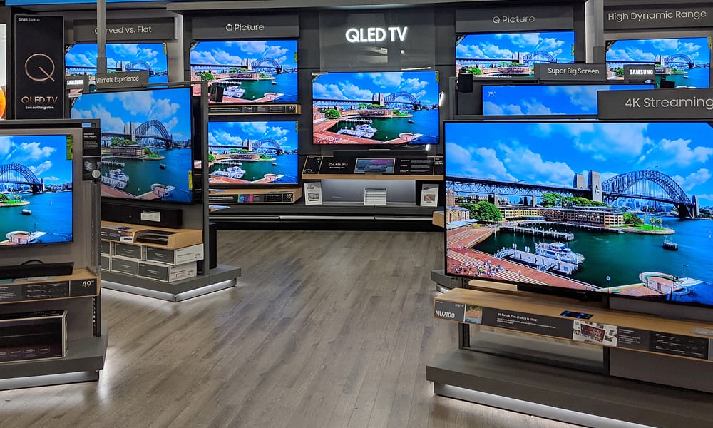 Summit TV vs. Smart TV： What You Need to Know Before Buying