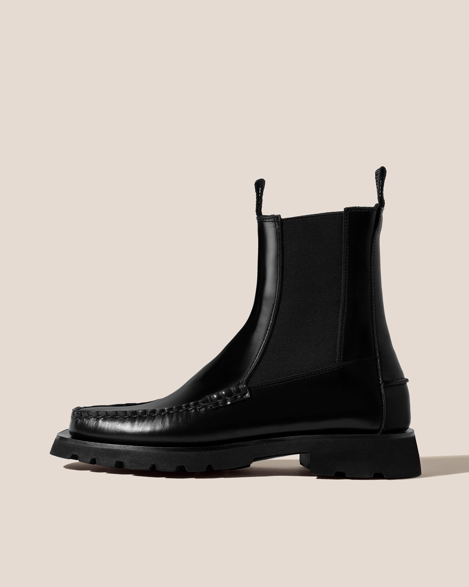 Hereu Alda Sport: Classic Mid-Calf Chelsea Boots for Every Season