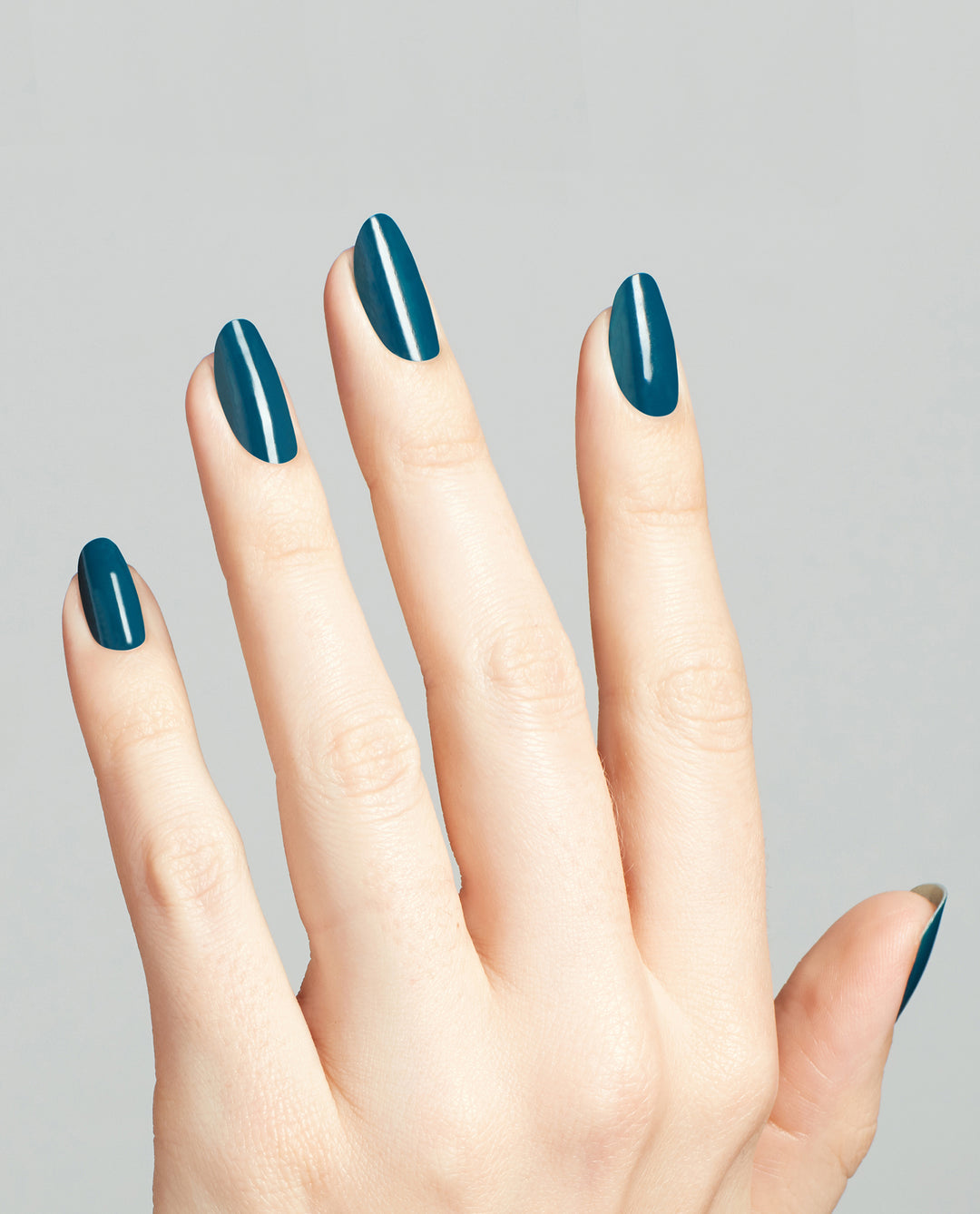 Unleash Bold Elegance with Drama at La Scala Teal Nail Polish by OPI